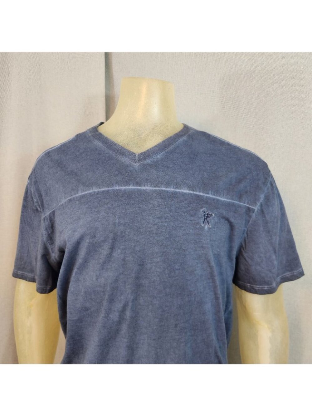 Marc Ecko Cut & Sew Stone Wash Blue Short Slv V Neck T Shirt Top LARGE - Picture 2 of 6